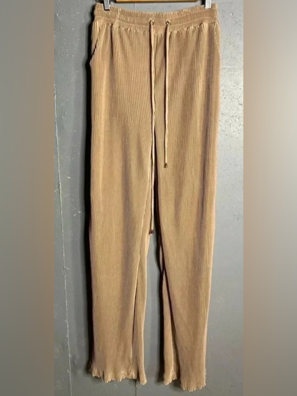 JLUXLABEL NWT Accordion fully lined wide leg pants in size XL
